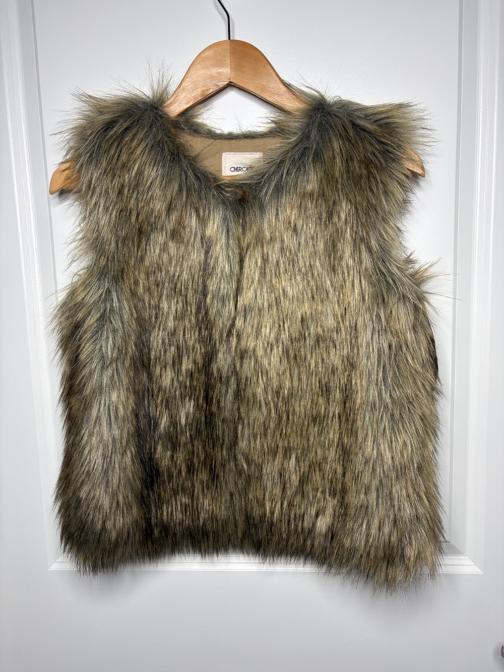 Cherokee Faux Fur Vest in Olive